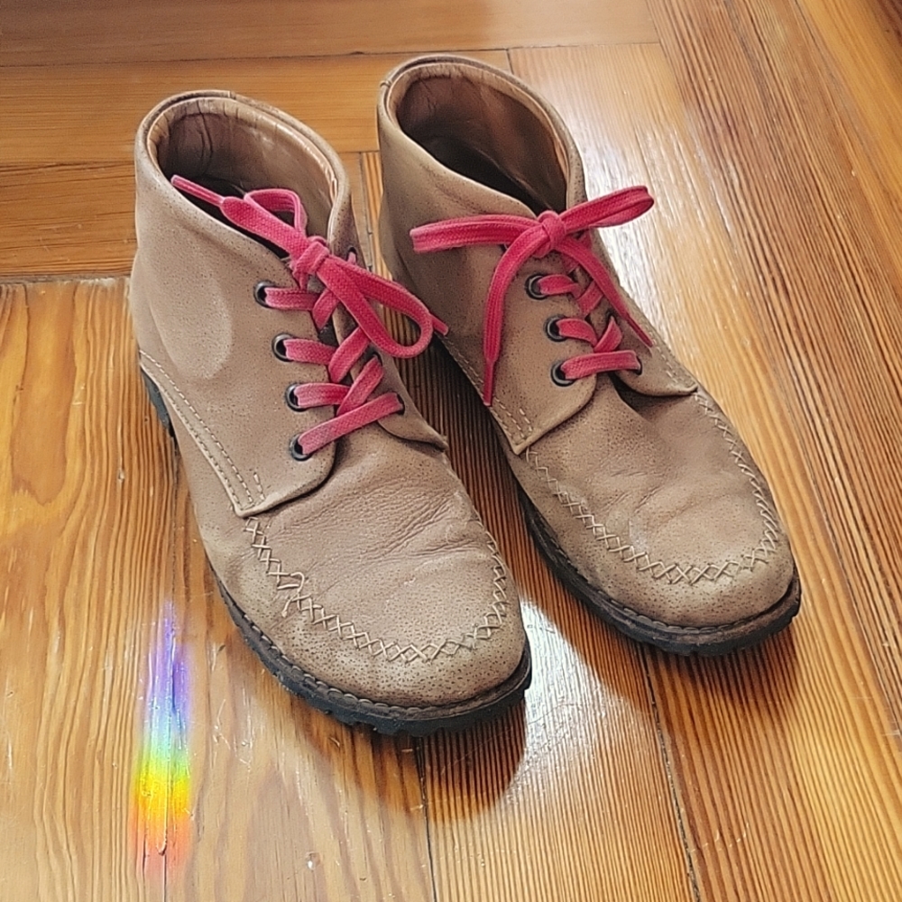 Mamahuhu handmade leather boots